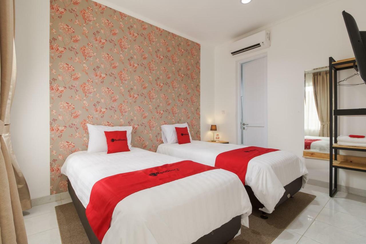 Reddoorz Plus Near Exit Toll Puncak 2 Bogor Extérieur photo