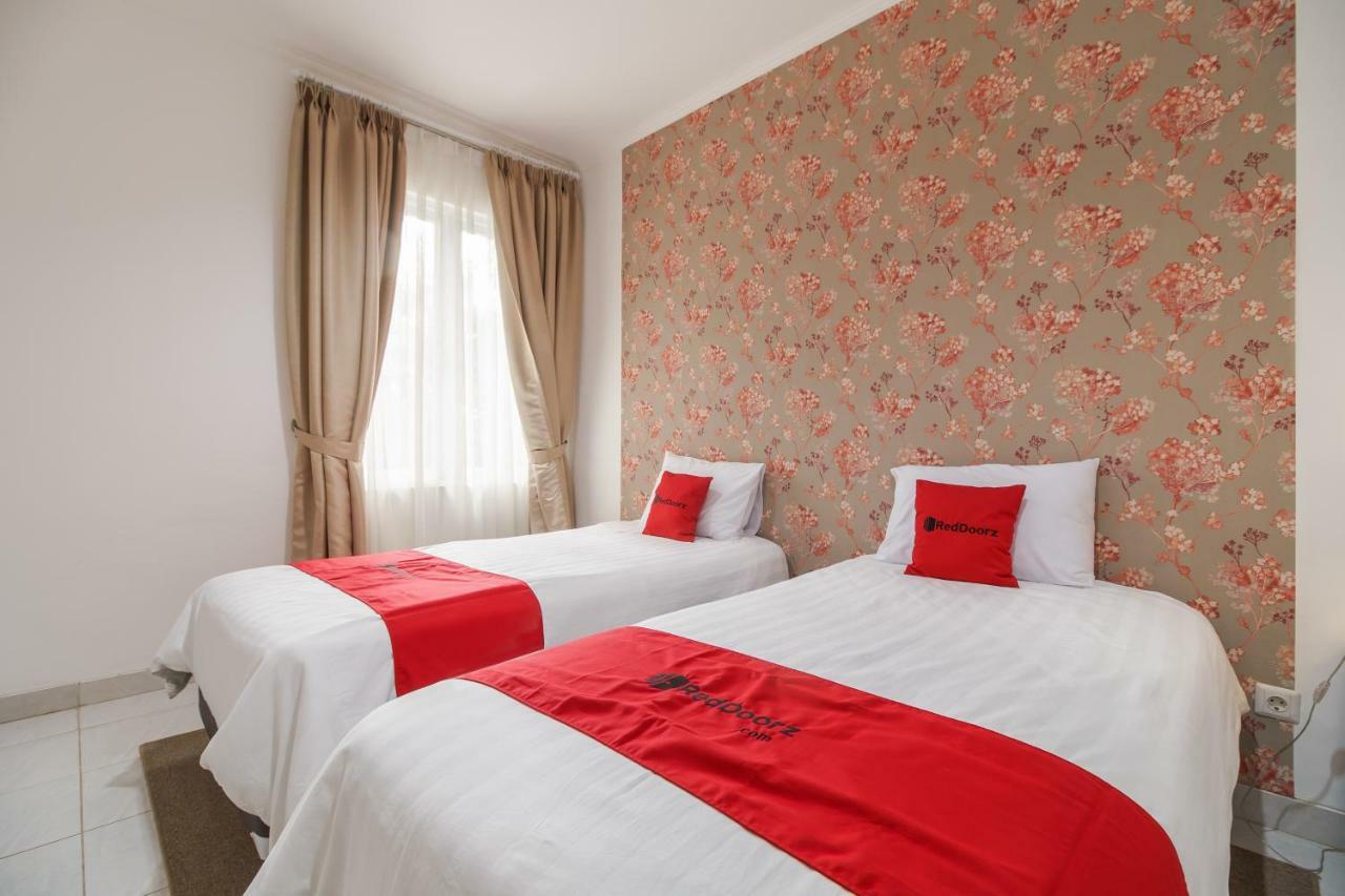 Reddoorz Plus Near Exit Toll Puncak 2 Bogor Extérieur photo